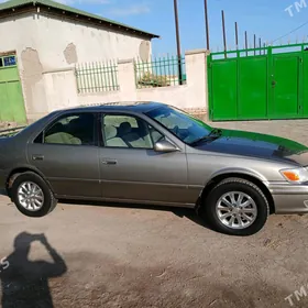 Toyota Camry 2001