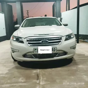 Ford Taurus 2011