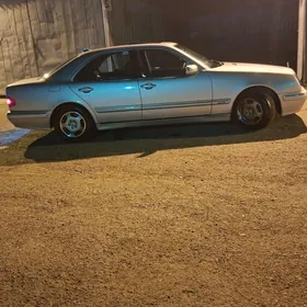Mercedes-Benz E320 2000