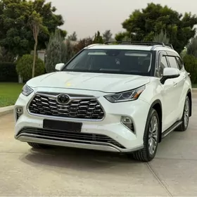 Toyota Highlander 2021