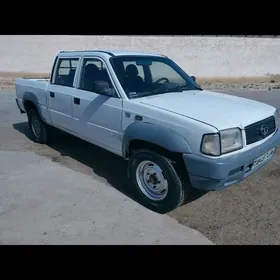Toyota Hilux 2005