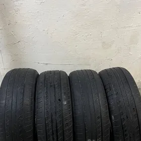 Sienna  teker 235’60r17  4st