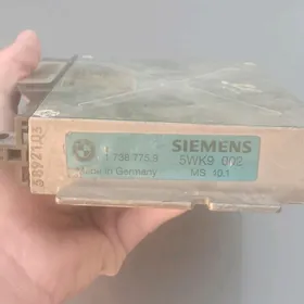 Bmw kompýuter simes 2,5 plita