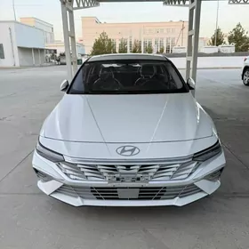 Hyundai Elantra 2025