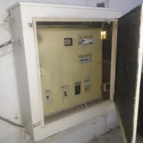 Tok şit  . Электрический щит .