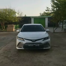 Toyota Camry 2022