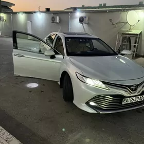Toyota Camry 2020