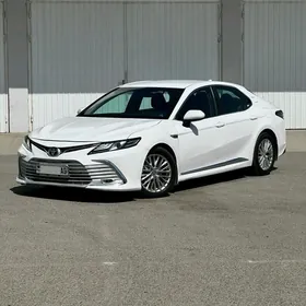 Toyota Camry 2021