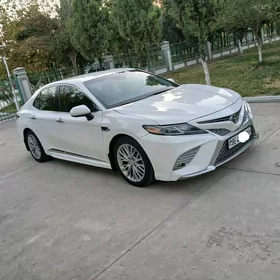 Toyota Camry 2018