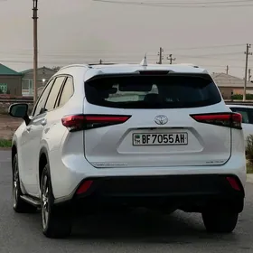 Toyota Highlander 2022