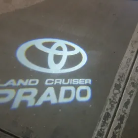 "PRADO" ýazgyly gapy çyra