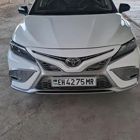 Toyota Camry 2021