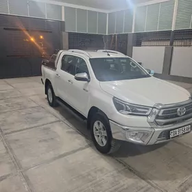 Toyota Hilux 2021