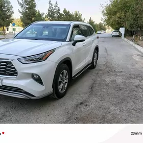 Toyota Highlander 2022