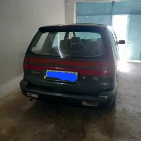 Mitsubishi Chariot 1993