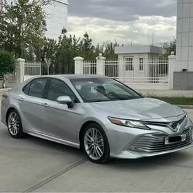 Toyota Camry 2018