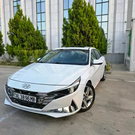 Hyundai Elantra 2022