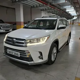 Toyota Highlander 2019