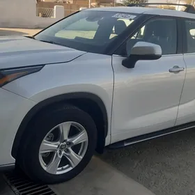 Toyota Highlander 2022