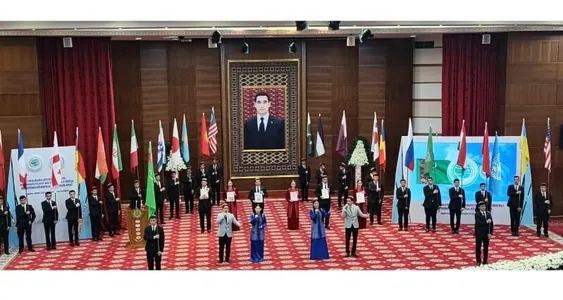 Aşgabatda parahatçylygy we durnukly ösüşi berkitmek üçin halkara hyzmatdaşlygyna bagyşlanan maslahat geçirildi