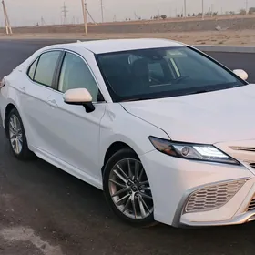 Toyota Camry 2021