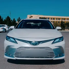 Toyota Camry 2021