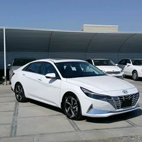Hyundai Elantra 2022