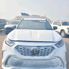 Toyota Highlander 2021