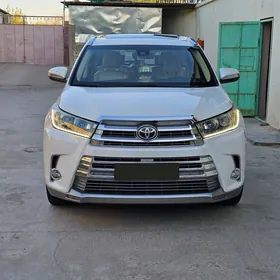 Toyota Highlander 2019