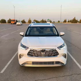 Toyota Highlander 2022