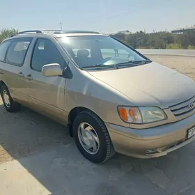 Toyota Sienna 2002