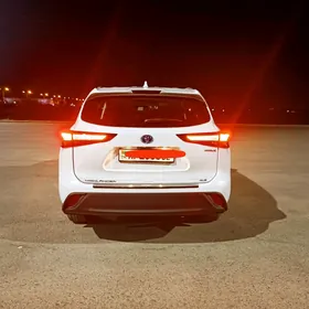Toyota Highlander Hybrid 2022