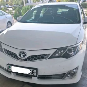 Toyota Camry 2014