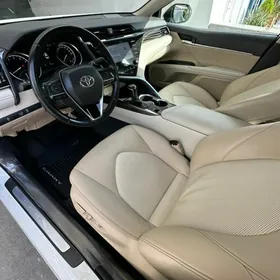 Toyota Camry 2020