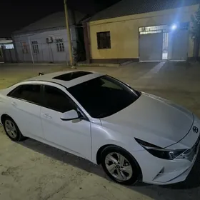 Hyundai Elantra 2021