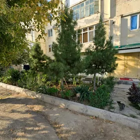 11мкр 1эт 1ком 42м2 Срочно
