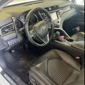 Toyota Camry 2018