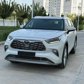 Toyota Highlander 2021