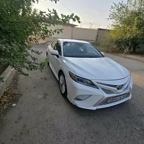 Toyota Camry 2018