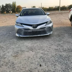 Toyota Camry 2020