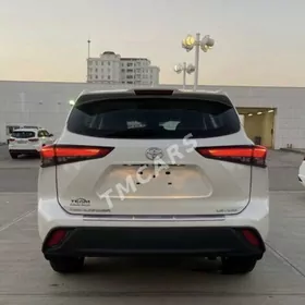 Toyota Highlander 2021