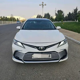 Toyota Camry 2018
