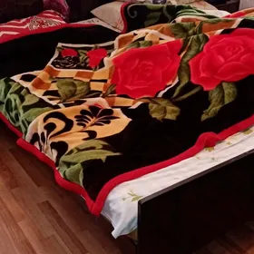 Шифоньеры, кровати, диваны