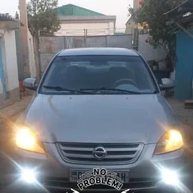 Nissan Altima 2004