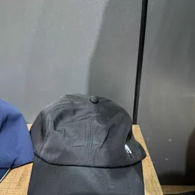 Loro Piana kepka