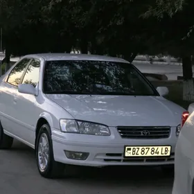 Toyota Camry 2000