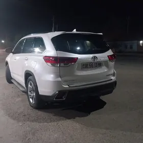 Toyota Highlander 2018