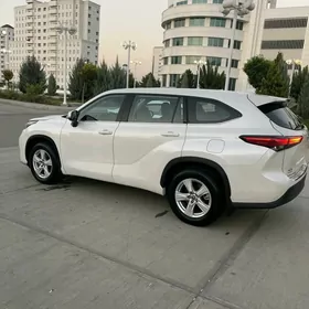 Toyota Highlander 2021
