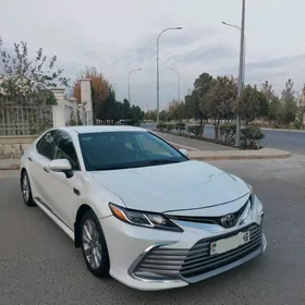 Toyota Camry 2018