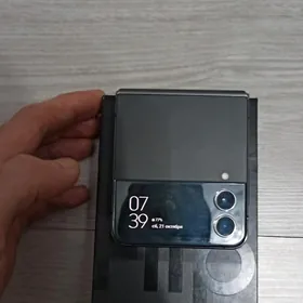   Galaxy z flip 4 8/128Gb